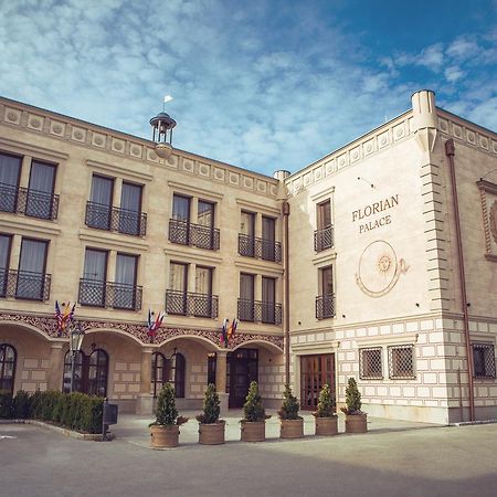Hotel Florian Palace Jindrichuv Hradec Exterior photo