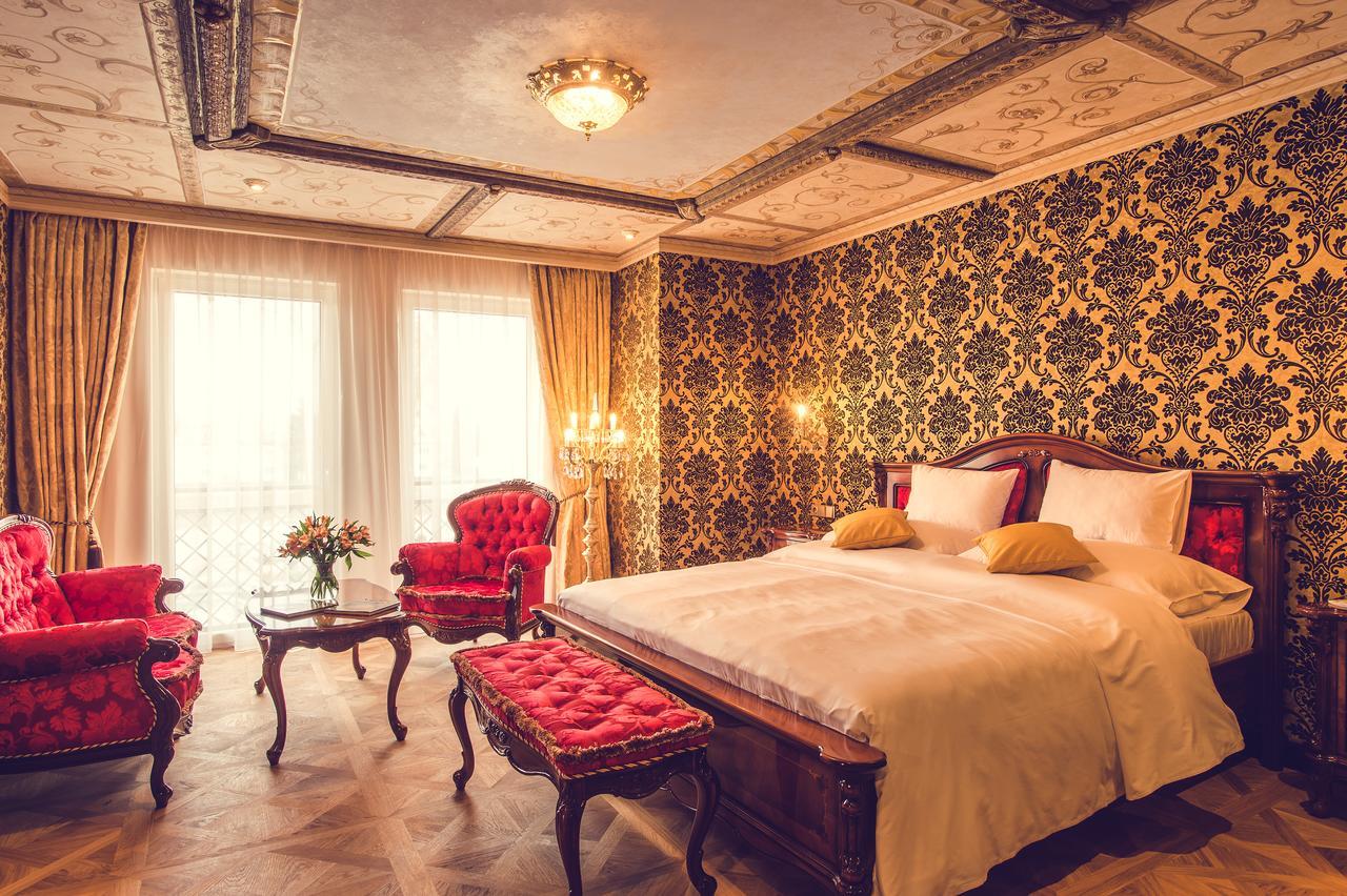 Hotel Florian Palace Jindrichuv Hradec Exterior photo