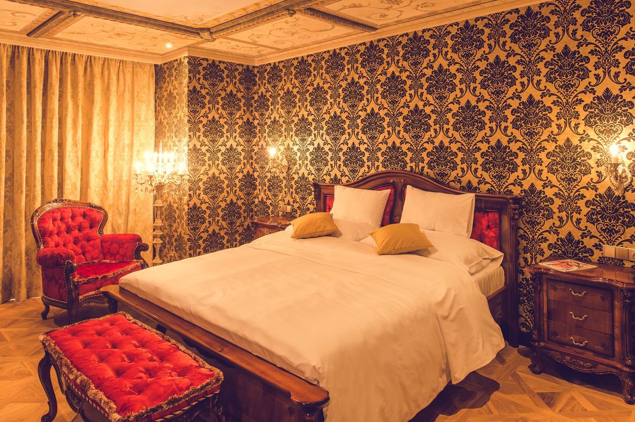 Hotel Florian Palace Jindrichuv Hradec Exterior photo